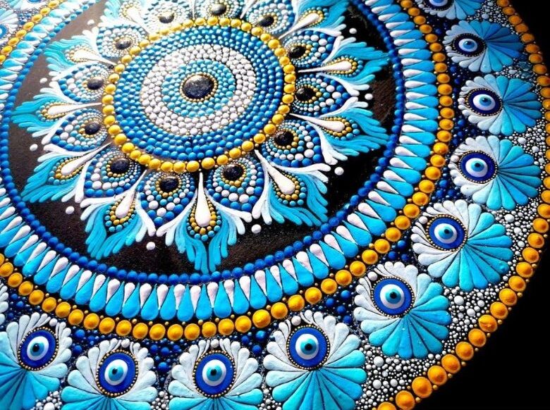 Pontokból szőtt harmónia – Mandalák a stílusos otthonban Kortárs design és belső egyensúly kéz a kézben A mandala szó hallatán sokan színes, szabályos mintákra gondolnak – de a valódi jelentése ennél sokkal mélyebb.