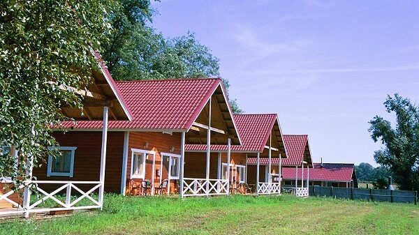 Akác-tanya – ahol a nyugalom és az élmény találkozik Ha egy igazán nyugodt, barátságos és természetközeli helyszínt keresel a következő eseményedhez vagy pihenéshez, az Akác-tanya tökéletes választás. Nálunk a vidéki nyugalom találkozik a közösségi élményekkel – legyen szó baráti összejövetelről, családi ünnepségről vagy céges rendezvényről.
