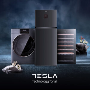 Három tesla háztartási gép, egy modern otthon koncepciója Hibátlan, hűvös elegancia és technológia, amely a funkcionalitást szolgálja Akár új otthont rendezel be, akár a meglévőt frissíted fel, a megfelelő háztartási gépek kiválasztása ma már nem csupán a funkcionalitásról szól – ugyanannyira fontos az esztétikum, a megbízhatóság és az ízléses megjelenés is. Ezért ajánljuk a Tesla háztartási gépeket: az RD4650XTBE kombinált hűtőszekrényt, a WF101490CSA mosógépet és az RW092M borhűtőt.